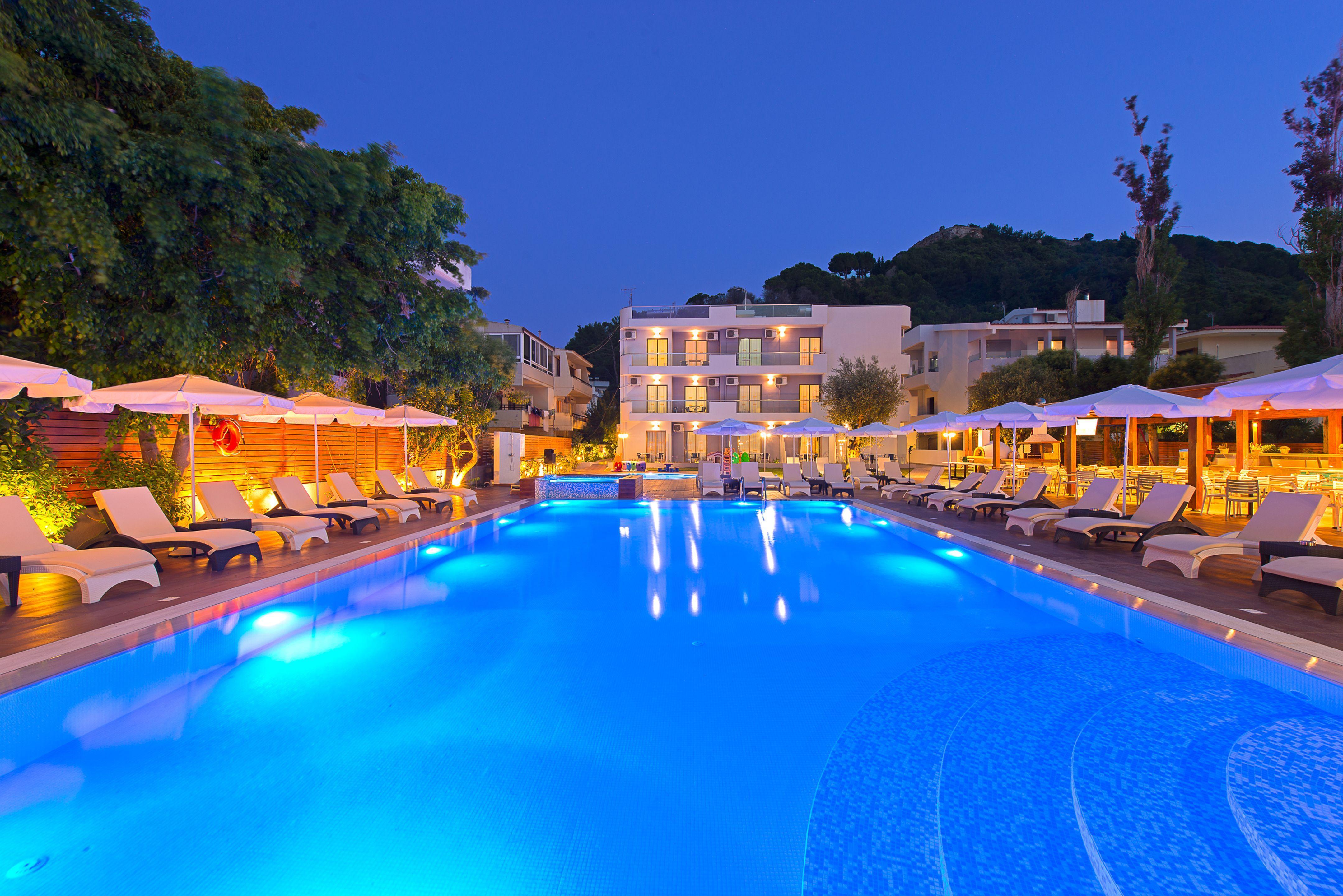 Hotel Sunny Days 4*