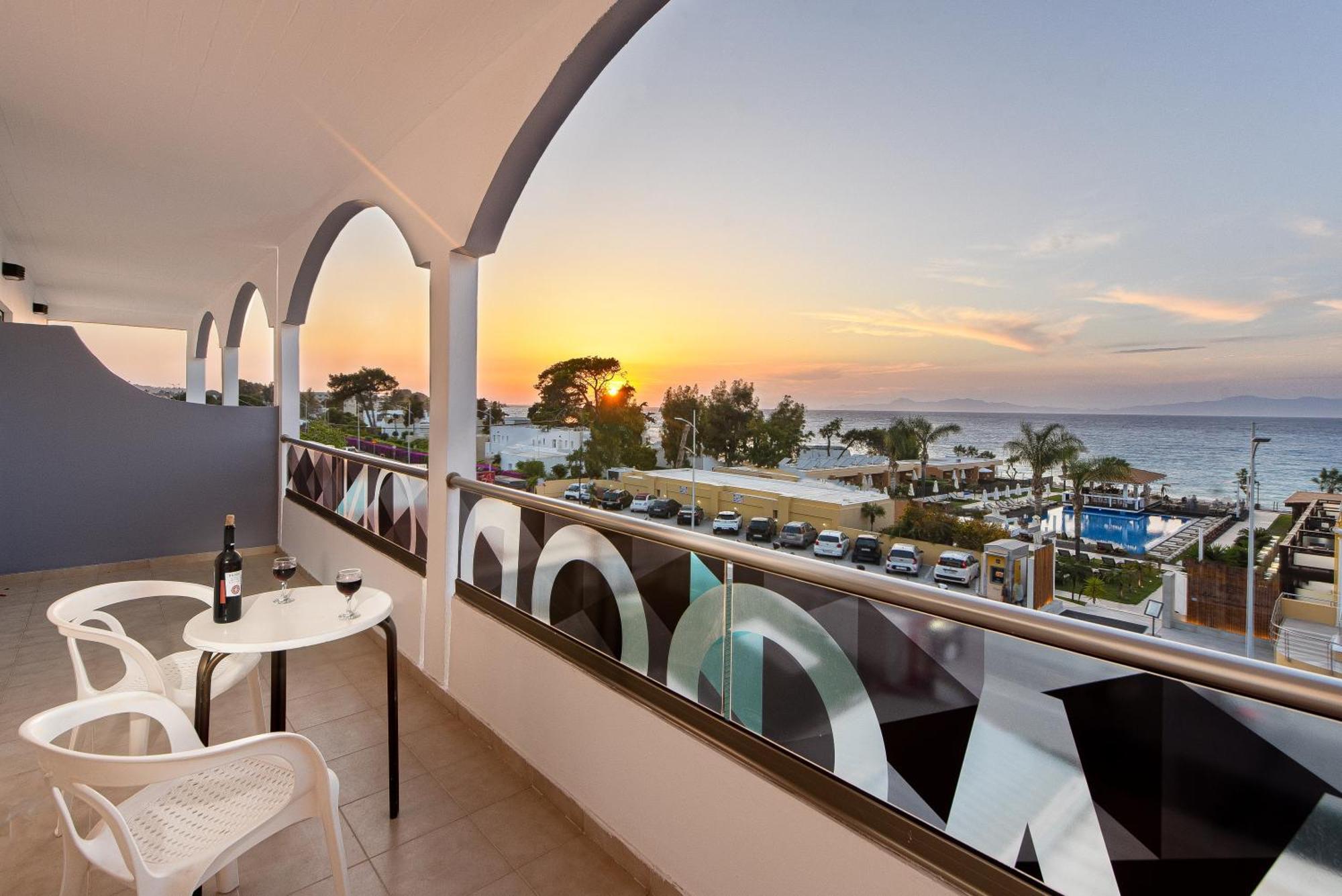 Sunny Days Hotel